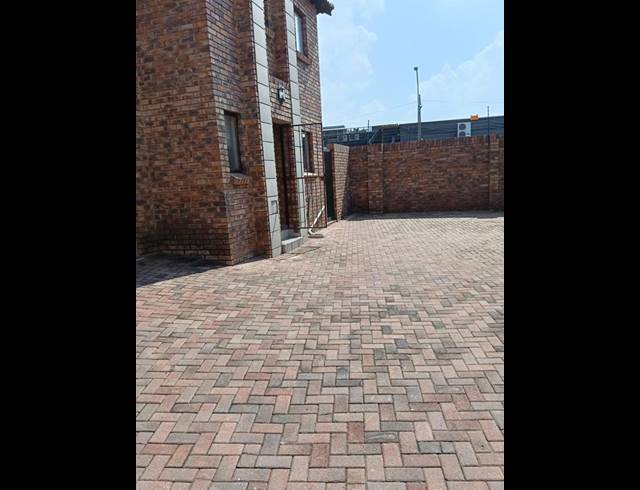 3 BEDROOM TOWNHOUSE FOR SALE IN RANDHART